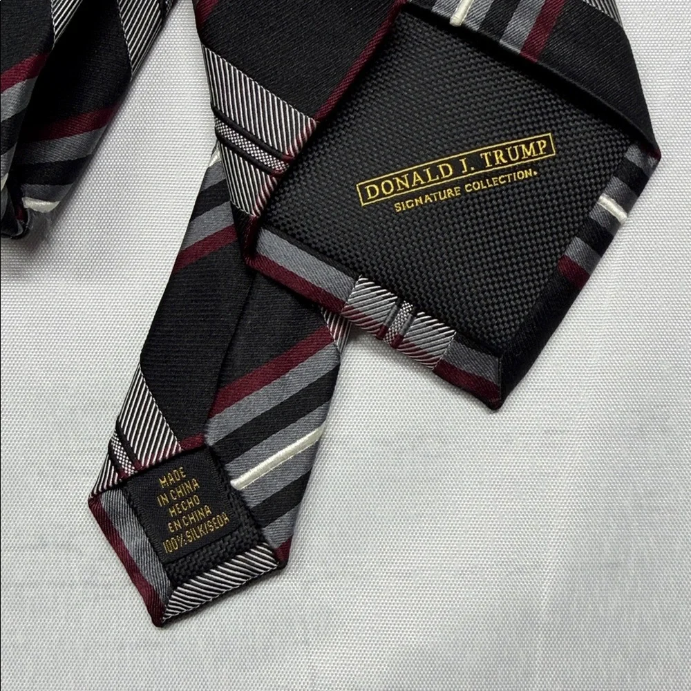 Donald J. Trump Signature Collection Black Patterned Silk Necktie